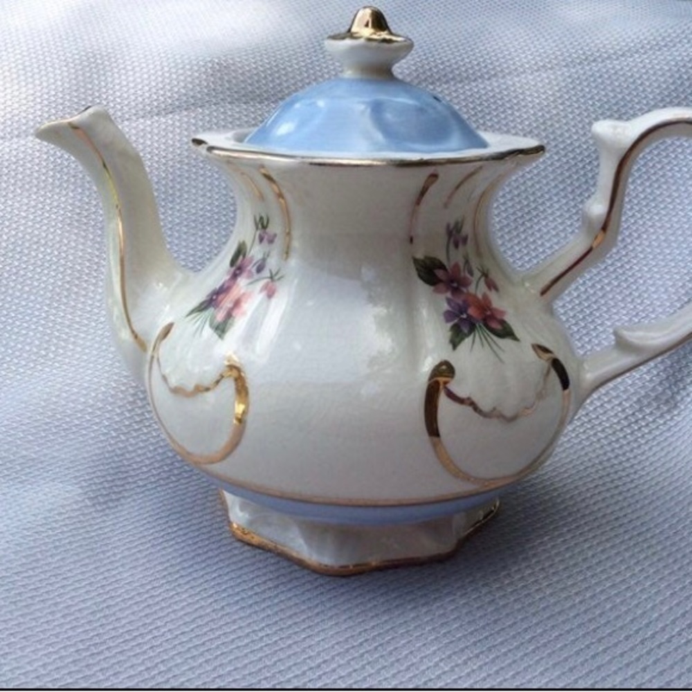 Tudor Teapot Made In England Price Kensington V